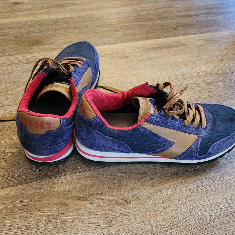 Brooks Men's Navy and Tan Sneakers
